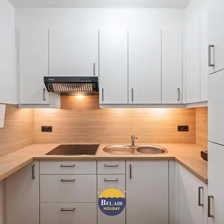 Comfortable And Centrally Located Near The Sea T143 Appartement