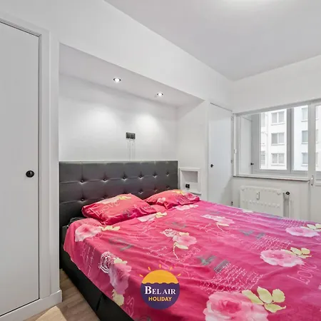 Comfortable And Centrally Located Near The Sea T143 *