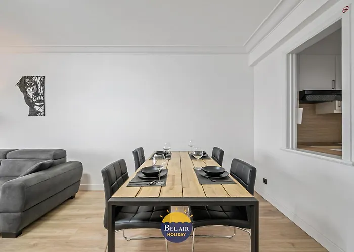 Comfortable And Centrally Located Near The Sea T143